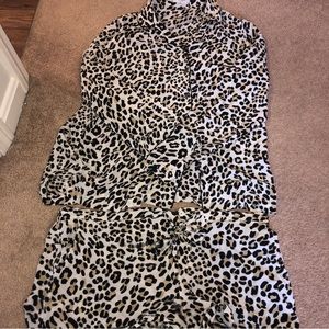 Equipment Snow Leopard print Pajamas